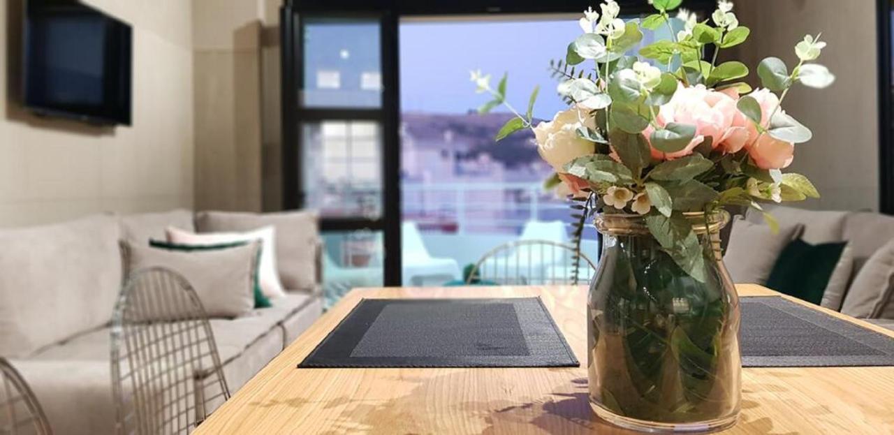Limani Luxury Apartments Beachfront Sarandë Exteriör bild