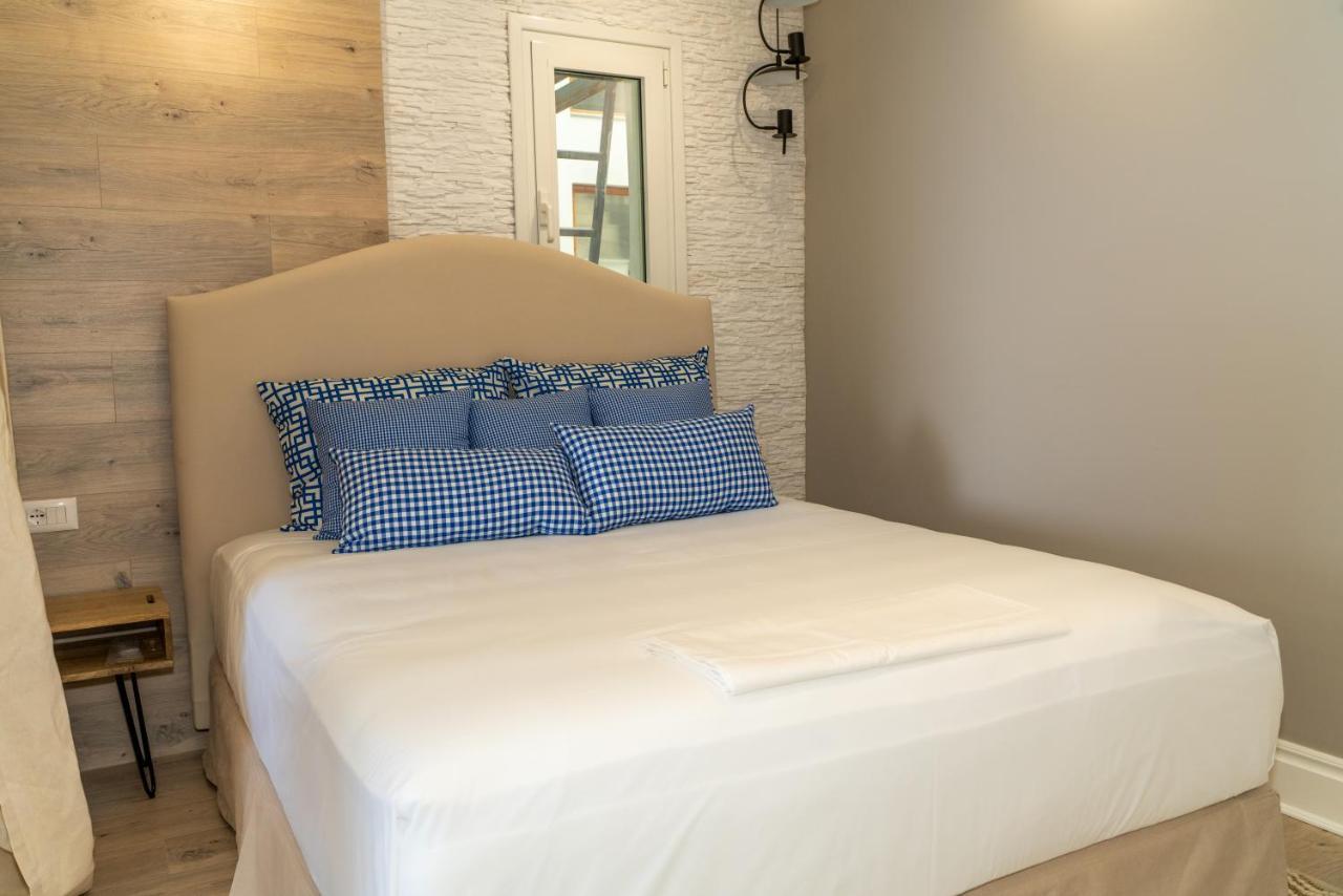 Limani Luxury Apartments Beachfront Sarandë Exteriör bild