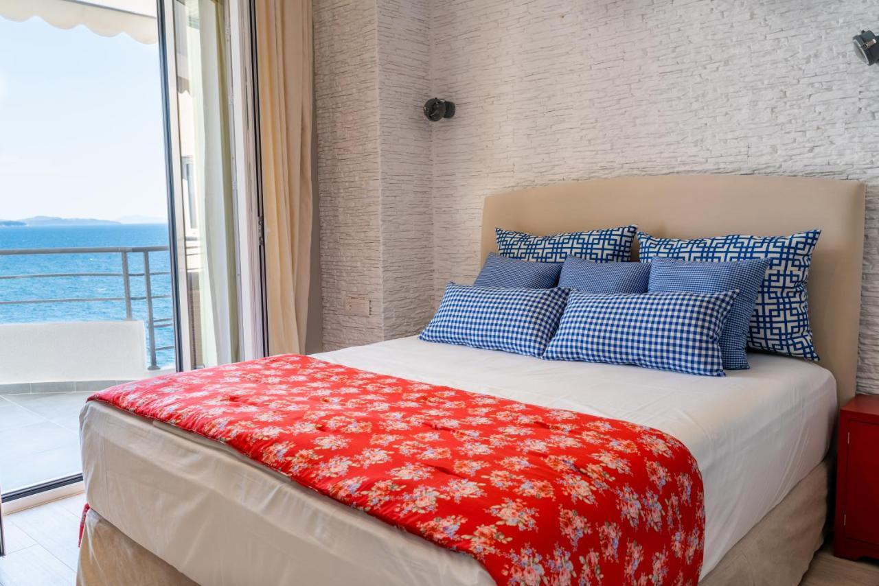 Limani Luxury Apartments Beachfront Sarandë Exteriör bild