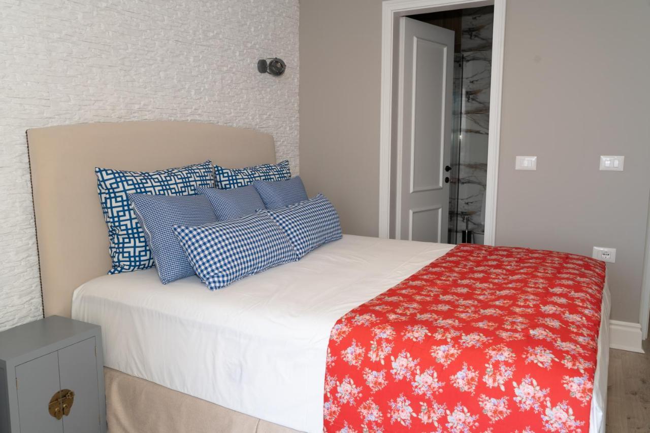 Limani Luxury Apartments Beachfront Sarandë Exteriör bild
