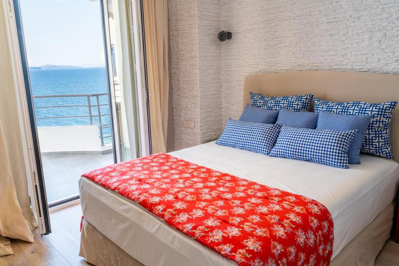 Limani Luxury Apartments Beachfront Sarandë Exteriör bild